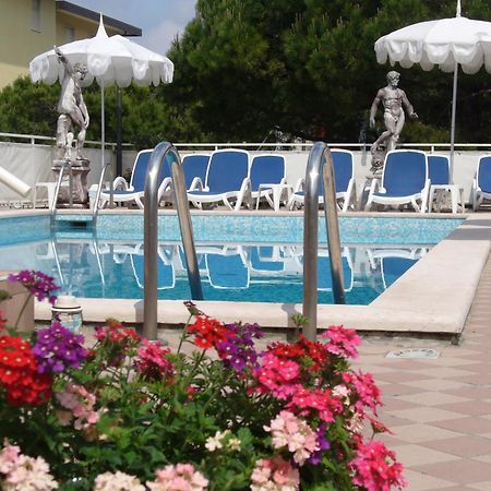 Hotel Trevi Lido di Jesolo Eksteriør bilde