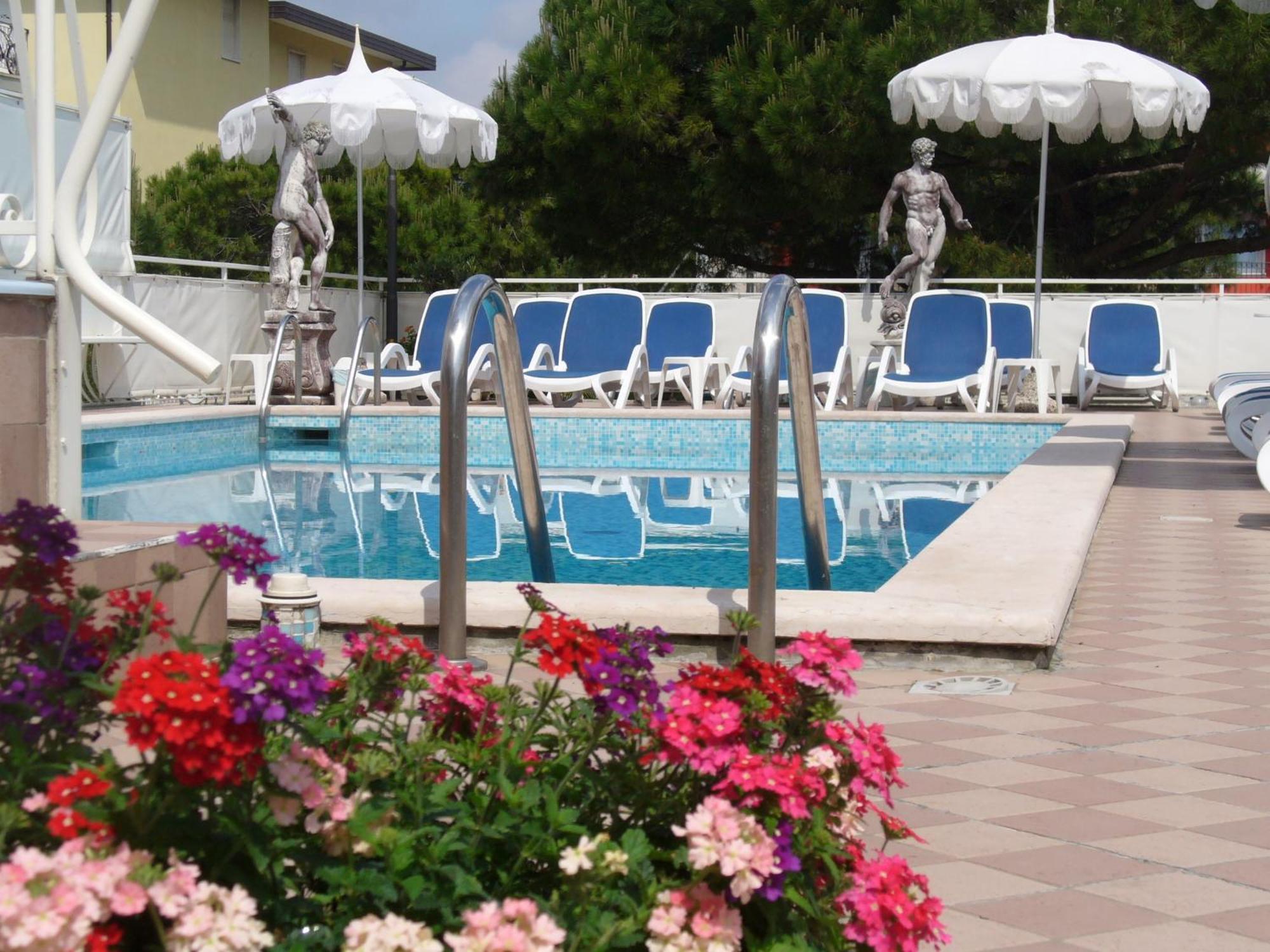 Hotel Trevi Lido di Jesolo Eksteriør bilde