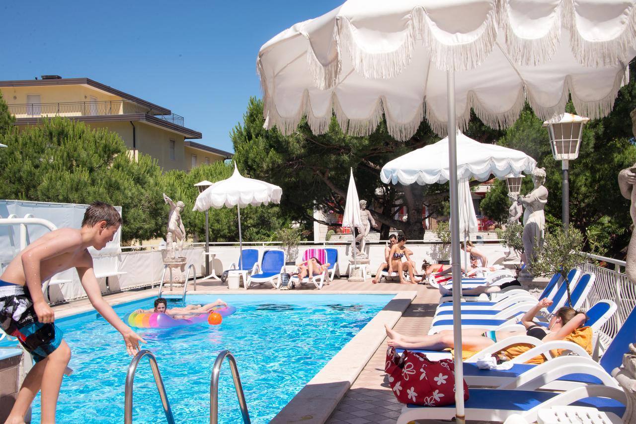 Hotel Trevi Lido di Jesolo Eksteriør bilde
